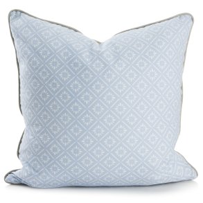 Pute lys bl� m/hvitt m�nster 50x50cm Songvaar