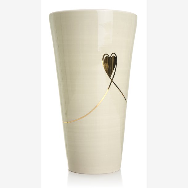 Vase krem m/gullhjerte :13 H:23cm